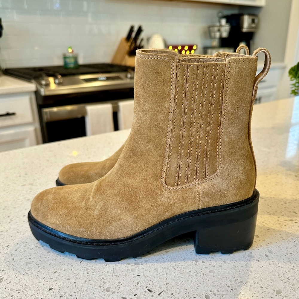 Madewell Suede Lug Boot - Size 8 Great condition!